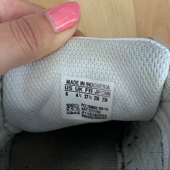 Adidas original shoes - Picture 3 of 4